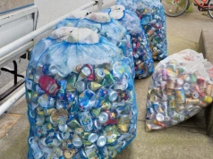 System kaucyjny dojedzie do domów. Zabiorą dwa worki z puszkami i butelkami