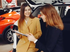 Jakie pytania warto zadać dealerowi przed zakupem samochodu?