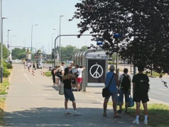 Przystanki próbują usmażyć pasażerów. W upał trudno na nich wytrzymać (Galeria)