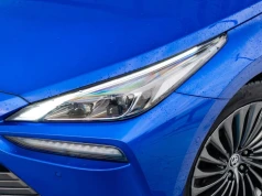 Nowy, duży sedan Toyoty za 134 900 zł. Poczujesz się wyjątkowy