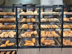 Lidl kontra Biedronka. Jak demografia zmienia ofertę pieczywa w dyskontach