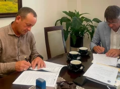 Umowa podpisana. Dariusz Sala wybuduje trasę pieszo-rowerową z Chojnic do Charzyków