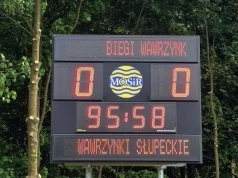 Nowa tablica na słupeckim stadionie