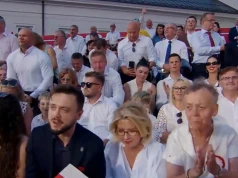 Tego Nawrocki się nie spodziewał. Ludzie naglę zaczęli wstawać z miejsc