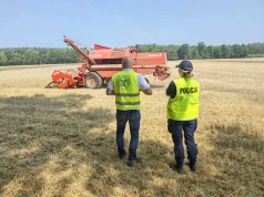 Policja przyjeżdża na pola w czasie żniw. W jakim celu?
