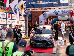 Liderzy górą w Niechobrzu – ruszył MARMA 35. Rajd Rzeszowski