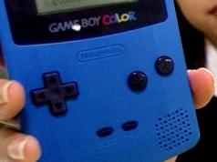 To nie jest zwykły zegarek. W środku działa kultowy Game Boy Color