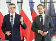 "Na wciśnięcie guzika". Morawiecki ma mieć "śpiochów" w PiS