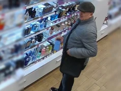 Mężczyzna w sile wieku dwa razy okradł drogerię Hebe na ul. Sielskiej w Olsztynie. Teraz szuka go policja