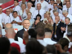 Wiceminister pyta o koszty "wiecu partyjnego Nawrockiego". Powołuje się na konstytucję