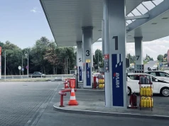 Ceny paliw w hurcie mocno spadły. Ale ceny na stacjach ani drgnęły