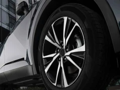 Kupili auto za pół miliona i zadarli ze skarbówką. Karny podatek ich zrujnował