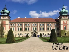 Ten zamek był siedzibą największego warchoła Rzeczpospolitej. Potem stał się salonem Europy