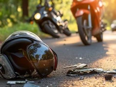 Wypadek w okolicy skrzyżowania ulic Sikorskiego i Ogrodowej w Głuszycy. Motocyklista trafił do szpitala