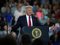 „To jawne wykorzystywanie urzędu publicznego do osiągania prywatnych korzyści”. Prezydent Trump nie potrafi trzymać rąk z dala od swoich biznesów