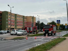 Pożar samochodu w Łęcznej. Ogień pojawił się w komorze silnika