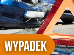 Poważny wypadek w Koluszkach. Bus zderzył się z ciężarówką, trzy osoby ranne