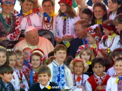 Ukraińcy wyemitują monetę na cześć Jana Pawła II. "Wzywał do przebaczenia krzywd"