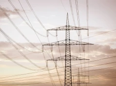 Letni test polskiej energetyki. Za dużo prądu w południe, za mało wieczorem.