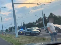 Jechał wężykiem, staranował śmietnik, zaczepił o Skodę. Świadkowie ruszyli do akcji