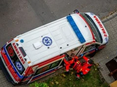 Wólka Domaniowska: Groźny wypadek dwóch 14-latek na hulajnodze. Policja apeluje o przestrzeganie przepisów