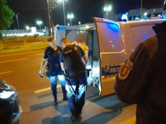 Twierdził, że przepisy go nie obowiązują – kopał i dusił kierowcę autobusu. Zapadł wyrok