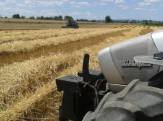Gorąca kabina, brak nawiewu i wiele godzin pracy. To grozi rolnikom podczas upałów