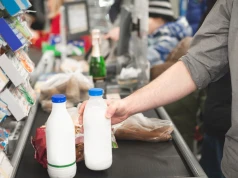 Dino, Biedronka i Lidl. Kiedy klient może żądać zwrotu różnicy w cenie?
