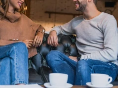Kontakt wzrokowy pod lupą psychologów. Co oznacza, gdy ktoś patrzy ci prosto w oczy?