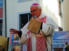 Biskup zmienia Ewangelię? „Homoseksualizm nie jest grzechem”