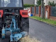 Zaorał pługiem 200 m nowego asfaltu. Miasto wyceniło straty na 400 tys. zł