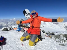 Daniel Siarka: pierwszy polski zjazd z Piku Lenina na snowboardzie