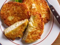 Ścieram na tarce i dodaję do ugotowanych ziemniaków. Zwykłe placki mogą się schować