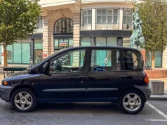 Fiat Multipla miała lodówkę 18 l i poduszkę 120 l. 10 rzeczy, których o niej nie wiedziałeś