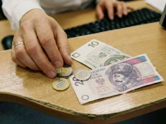 Rząd zdecydował, ile ma wynosić płaca minimalna. Tyle Polacy mają dostać od 1 stycznia 2027 roku