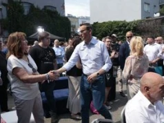 Morawiecki proponuje Pensję Rodzicielską zamiast 800 Plus. Oto proponowane zasady