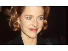 Gillian Anderson wprost o doświadczeniach z kobietami. Wspiera społeczność LGBT+