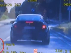19-latka w BMW chciała się popisać. Nie wiedziała, kto za nią jedzie