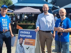 Kto zbiera podpisy dla Jana Hoffmana Byli wolontariusze referendum znów ruszyli na ulice