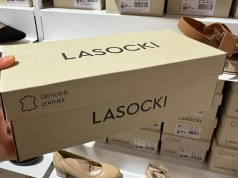 Baleriny w kolorze "zachodu słońca" znalazłam w CCC za 97,99 zł. To hit od Lasockiego