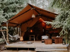 "Glampingi" znanych osób na Warmii i Mazurach. Ceny mogą szokować?