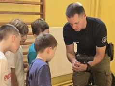 Policjanci odwiedzili półkolonistów