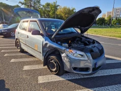 Rondo jakich wiele, a wciąż sprawia kierowcom problemy. Właśnie zderzyły się tam kolejne pojazdy
