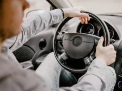 Kierowcy robią to, żeby oszczędzać paliwo. Skutek może być odwrotny do zamierzonego