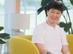 Twierdzi, że jest "Koreańczykiem z TikToka". Wystarczyła jedna wpadka i zaczęły się pytania