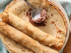 Naleśniki robię z serka wiejskiego. Smaczne i nie rwą się, chociaż nie ma w nich ani grama mąki