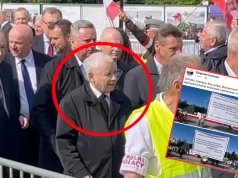 Ogromny transparent pod pomnikiem smoleńskim. Kaczyński musiał go widzieć. „Blokowali go”