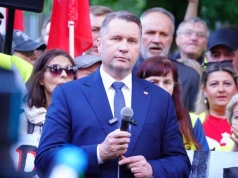 PiS znowu wziął się za edukację zdrowotną. Ekspert wyliczył, ile Polska zapłaci za to w przyszłości