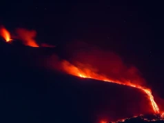Etna znów wybuchła. Paraliż lotniczy na Sycylii