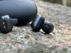 Ekspert: słuchawki Bluetooth to jak mikrofalówka na głowie